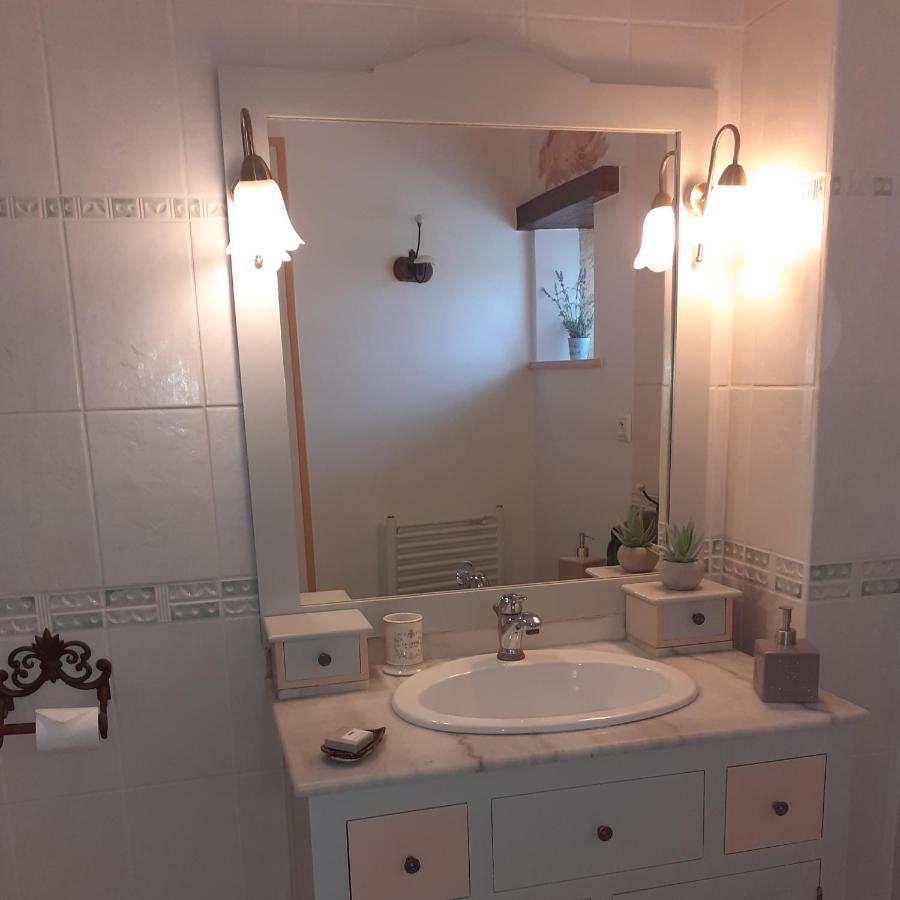 7 , Le Haut Montraye Pace  Bagian luar foto