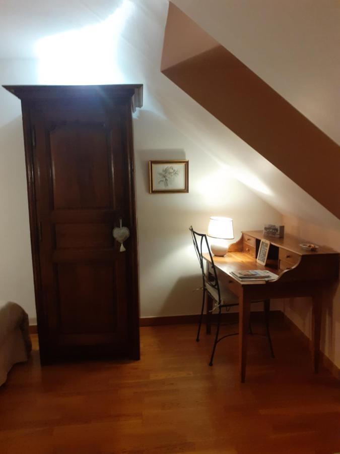 7 , Le Haut Montraye Pace  Bagian luar foto