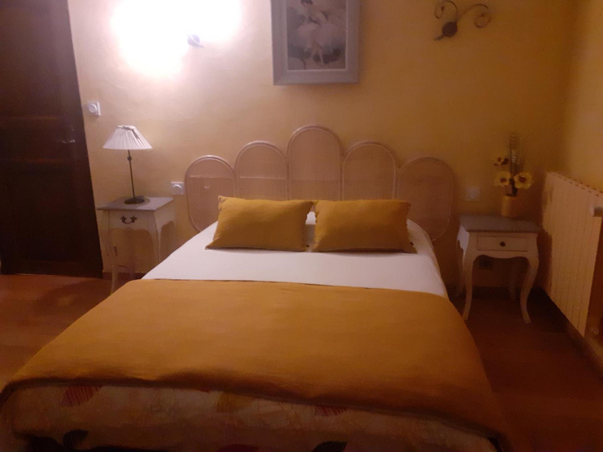 7 , Le Haut Montraye Pace  Bagian luar foto