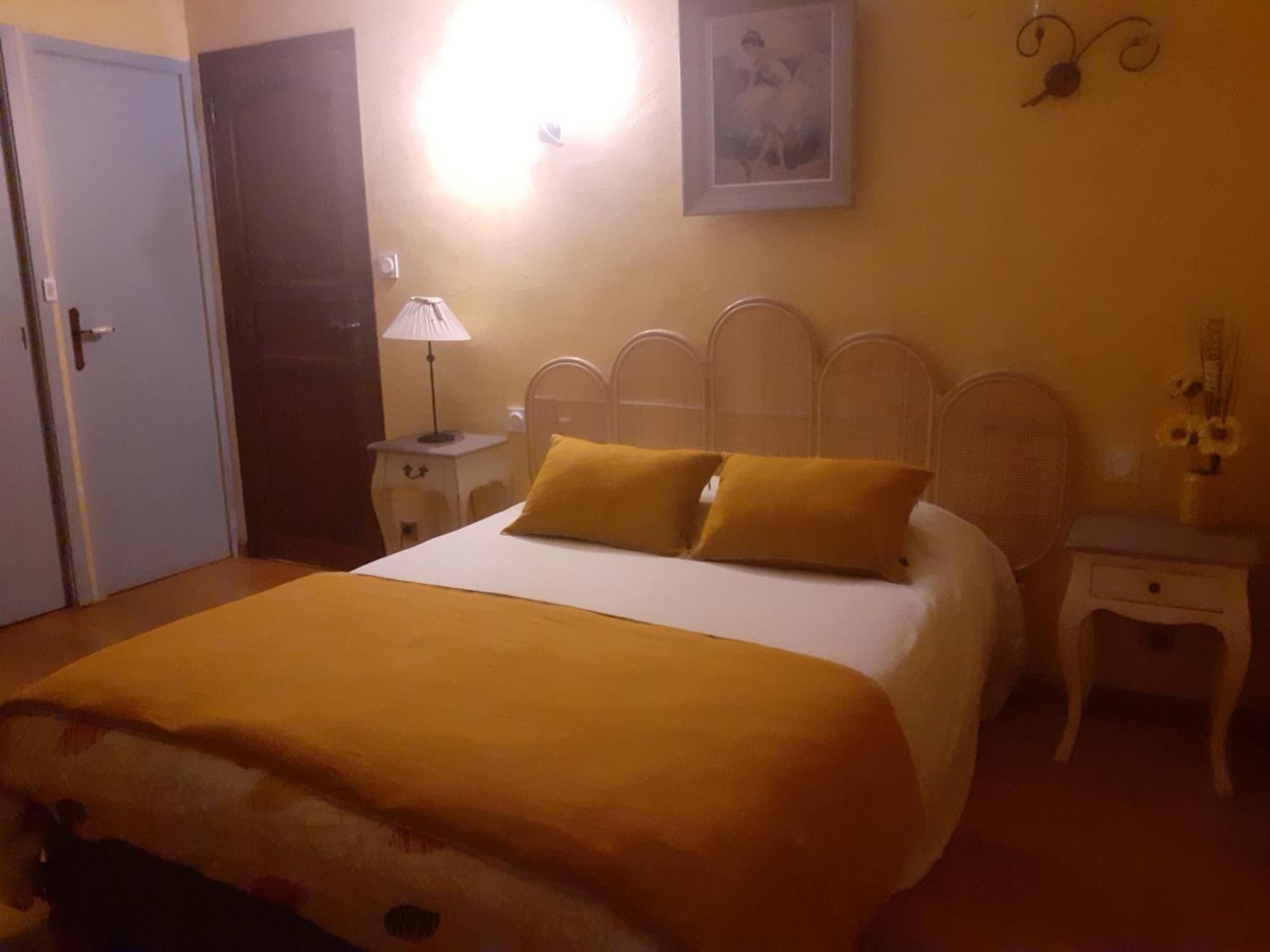 7 , Le Haut Montraye Pace  Bagian luar foto