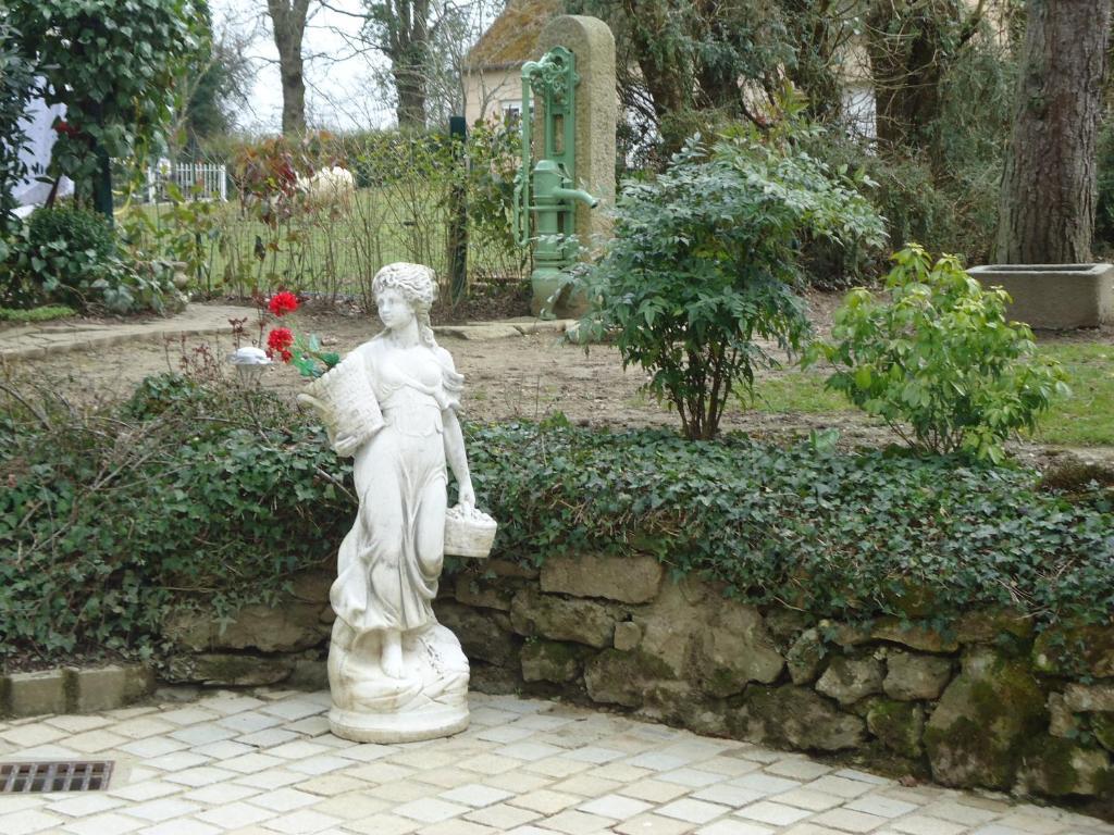 7 , Le Haut Montraye Pace  Bagian luar foto