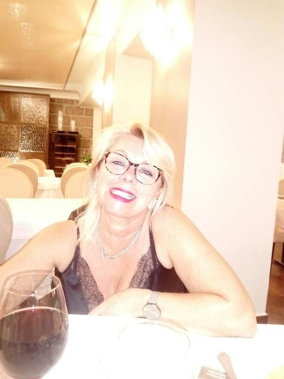 7 , Le Haut Montraye Pace  Bagian luar foto